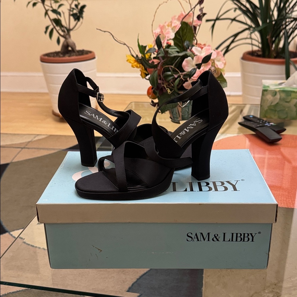 Sam & Libby black heels. Perfect condition, size 7